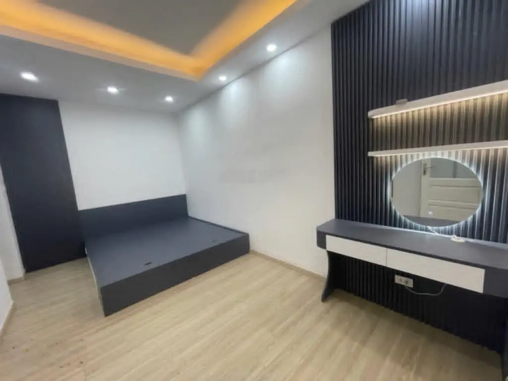 Bán siêu phẩm Trần Cung giá hiếm trong khu vực, ngõ thông tứ tung, sổ đỏ nở hậu 30m2*5T