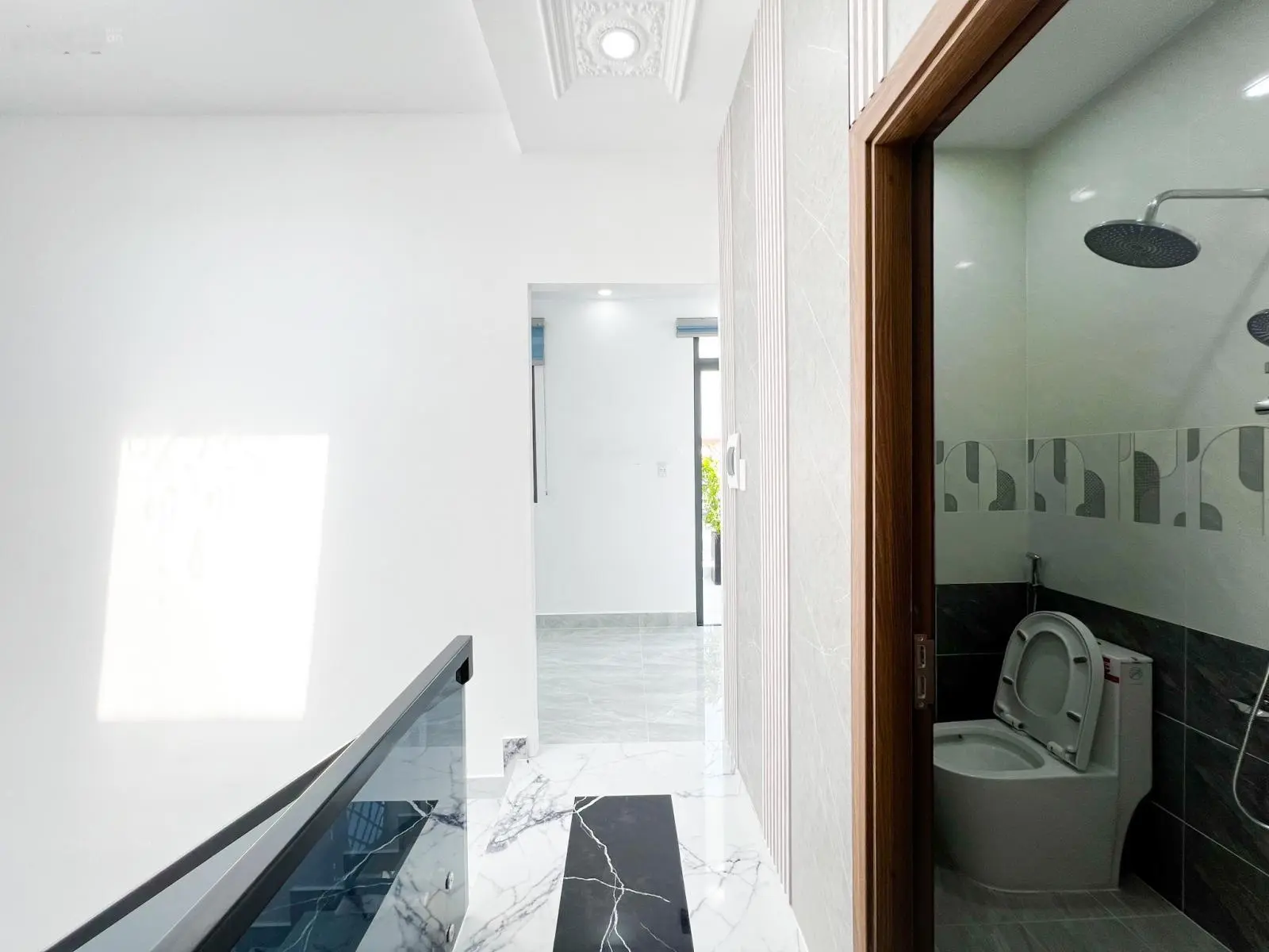 Bán nhà mới full nội thất CN 50,3m2 hoàn công đường xe hơi vào nhà gần quận 7