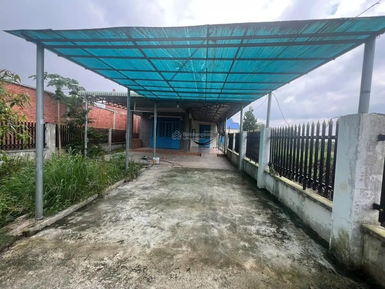 Đất nhà ngộp sổ sẵn - đường nhựa 32m gần KCN minh hưng: 0973 675 ***