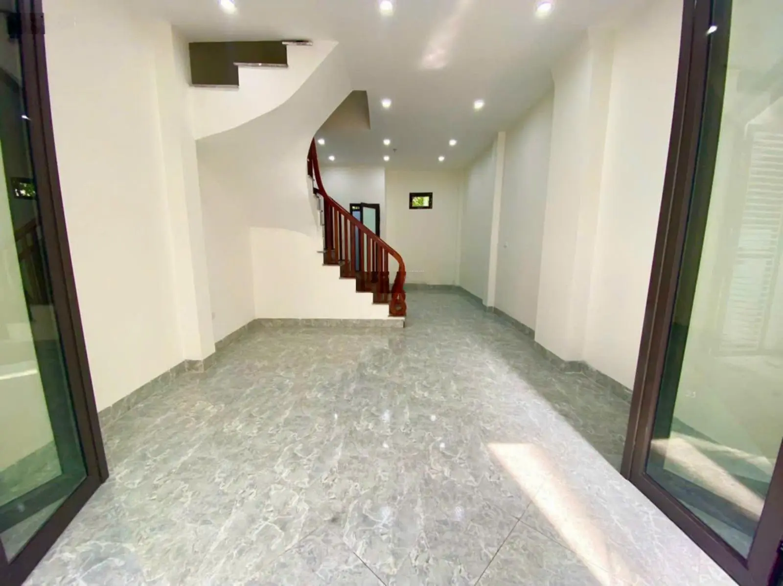 Nhà Đồng Mai trong đê giá tốt nhất 2.78 tỷ CTL SD 35m2*4T*5PN sổ sẵn pháp lý chuẩn LH 0978 939 ***