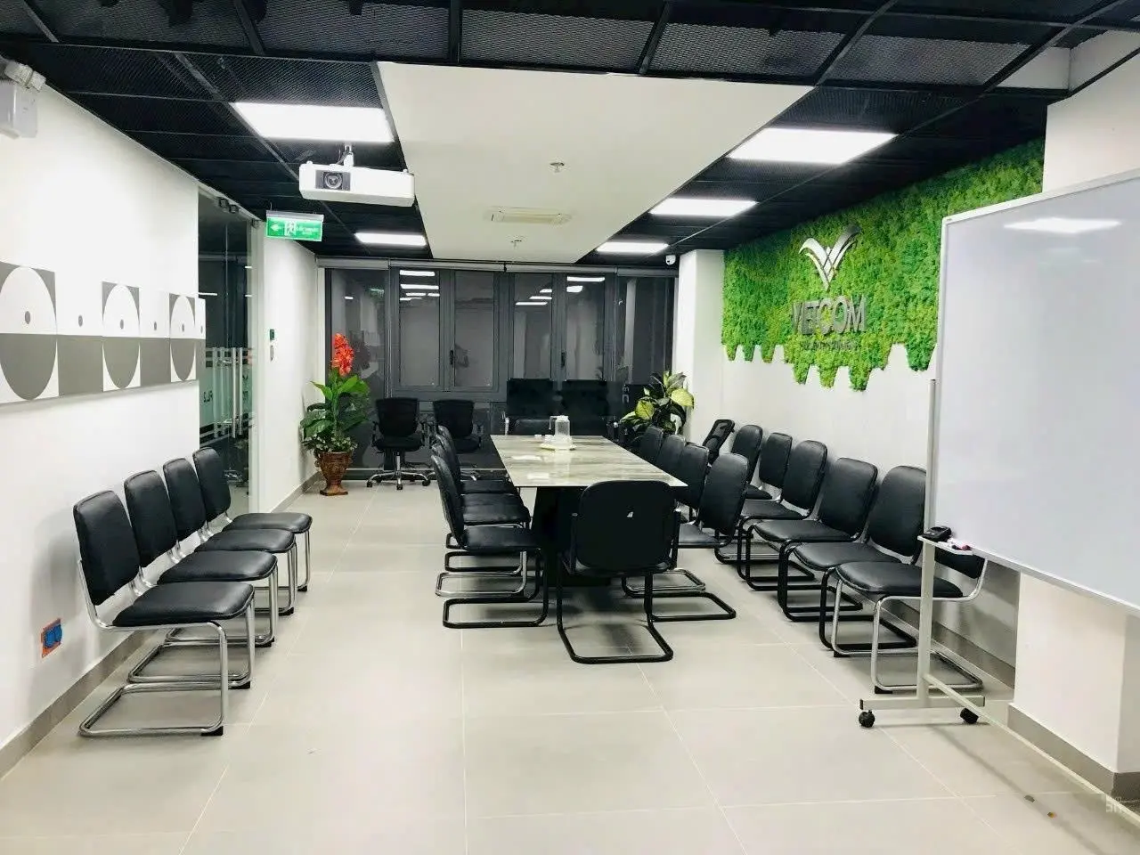 HIẾM Nhà Góc 2 Mặt Tiền Tân Hương Q.Tân Phú, DT: 8x22m, Hầm 7 Tầng, HĐT: 120tr, Giá:32Tỷ