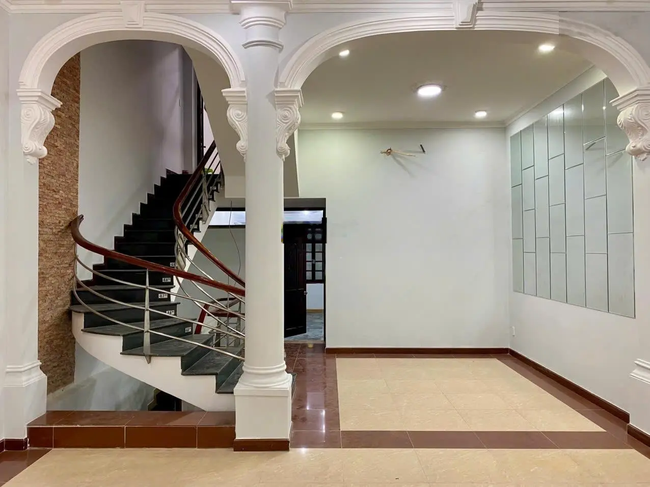Nhà ngon rẻ biệt thự Tô Hiến Thành, P12 Q10. 6m x 25m. Hầm 4 tầng. Giá 36 tỷ giảm còn 29 tỷ