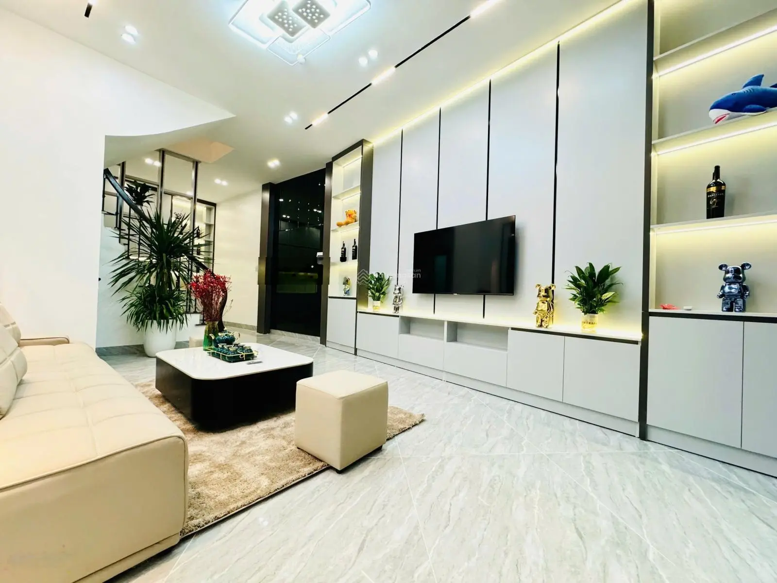 Siêu phẩm Ngọc Khánh, kinh doanh, giá Đầu tư, ở v.i.p siêu đẹp, lô góc, 4 ngủ, 40m2 8.5 tỷ.