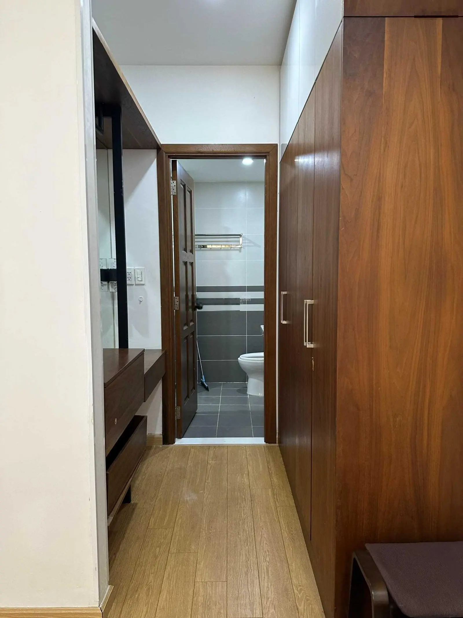 Bán căn hộ Garden Gate, 2PN, 2WC, 74m2, full nội thất, giá: 5 tỷ (bao sổ), liên hệ: 0908 435 ***