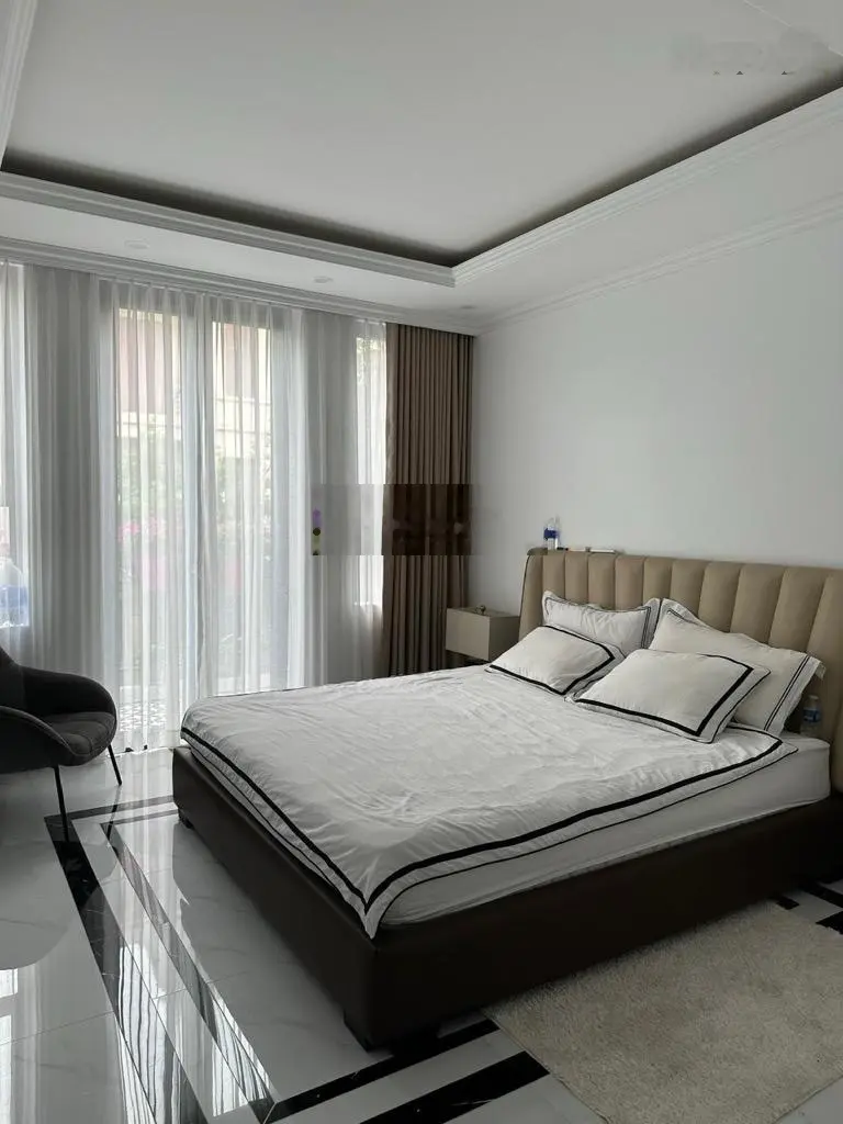 Bán toà nhà view vườn hoa tư Đình-vỉa hè-kinh doanh -văn phòng,Thang Máy .DT:86m2,7tầng,18 phòng