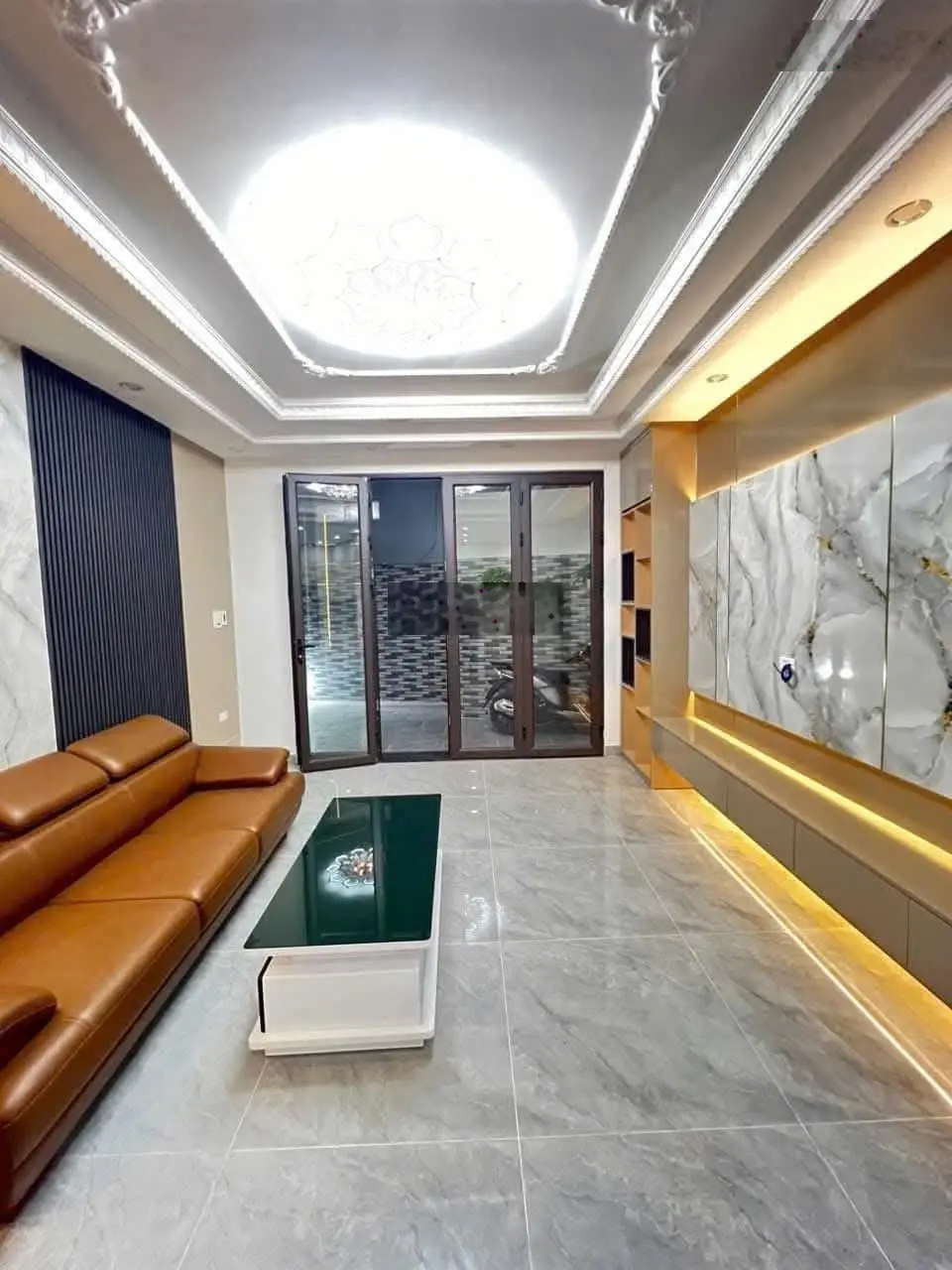 Chính chủ cần bán Miếu Hai Xã thông ra Hồ Sen. * Giá: 3.55 tỷ (thoả thuận) DT = 48m2 x 4 T