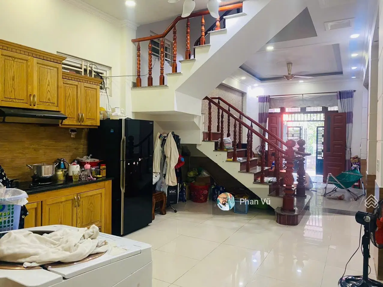 Nhà gần Thủ Đức hoàn công. 3p. Ngủ, sân xe hơi. Đ thông. Lh: 0909 290 ***