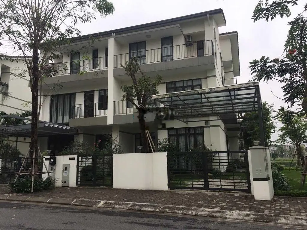 Bán gấp biệt thự 233m2 mặt hồ Vinhomes Thăng Long, hướng mát