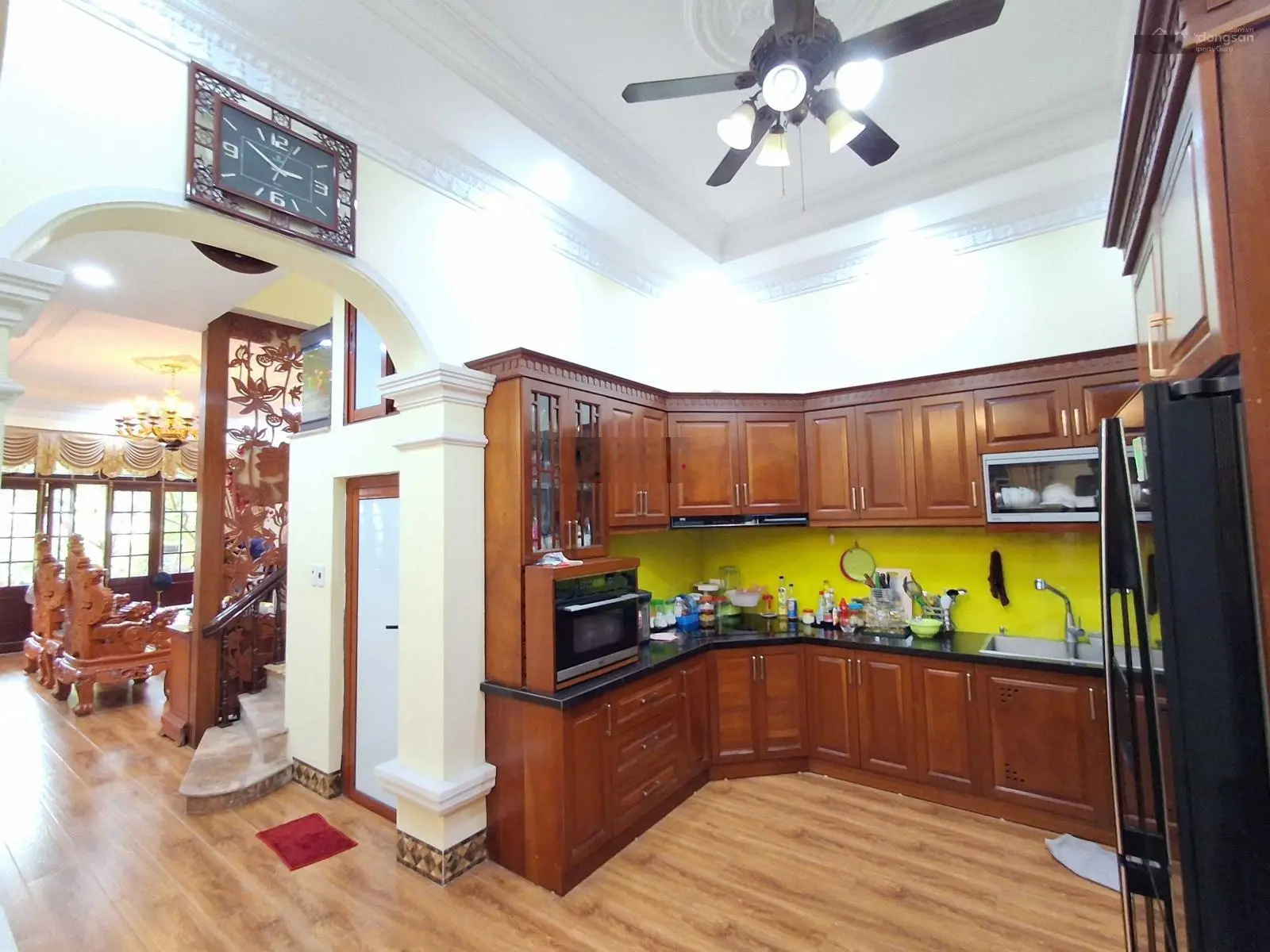 Cần bán nhanh biệt thự sân vườn tại Cổ Linh, Long Biên. Ô tô tránh, kinh doanh. DT 327m x10m. 42 tỷ