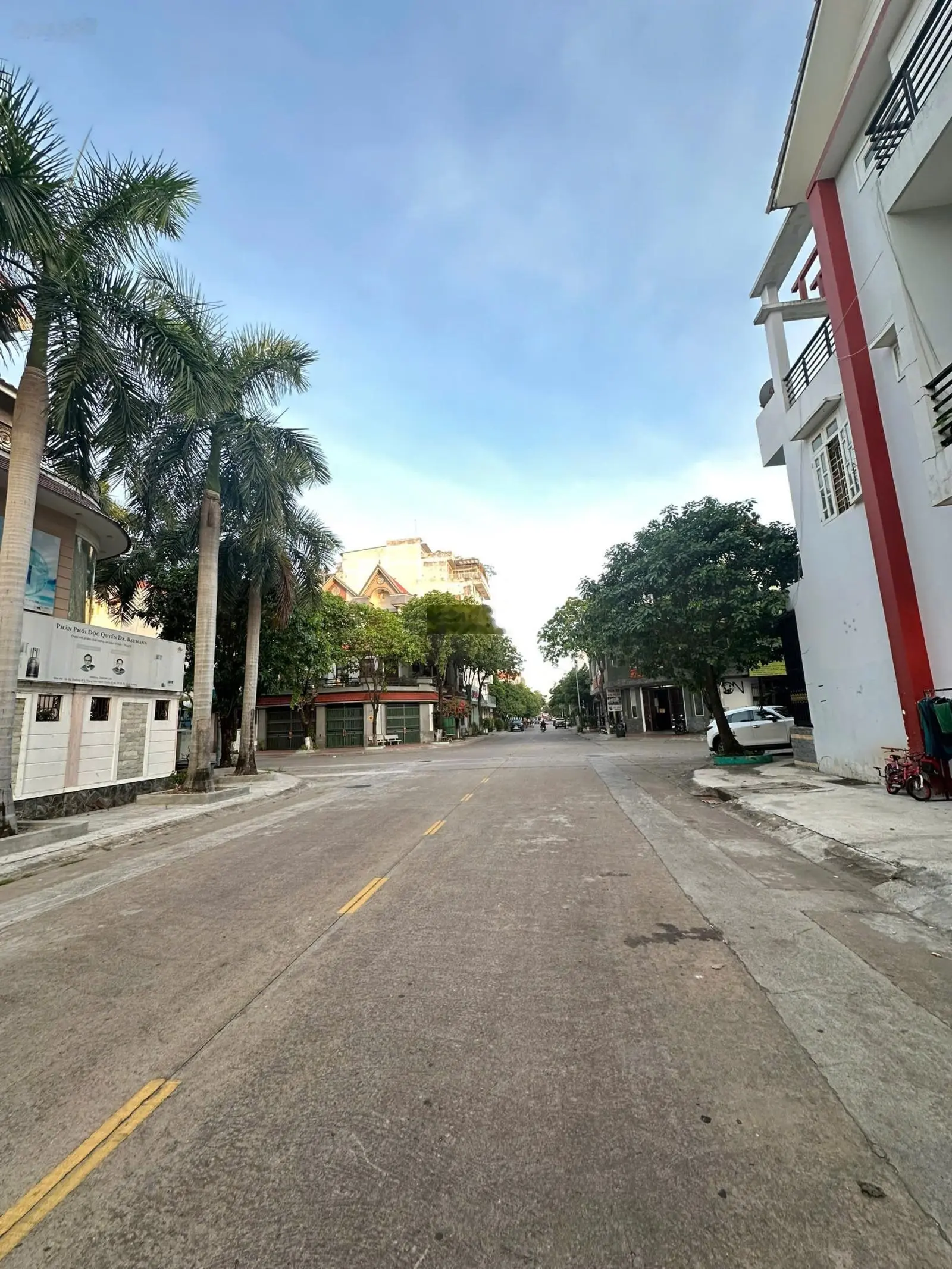 Chủ đi định cư, cần bán gấp căn nhà ngay TTHC Dĩ An, sát bên công viên, 108m2, giá chỉ 8 tỷ