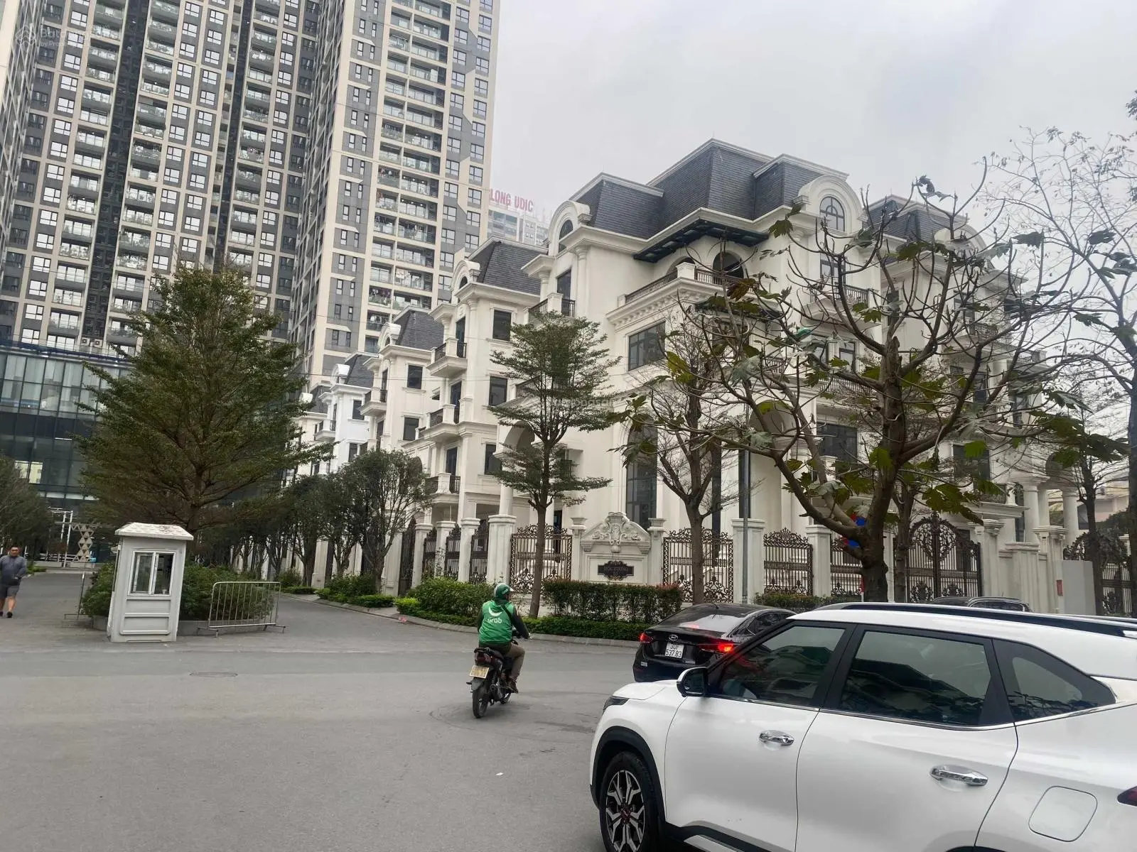 Bán biệt thự The Zei Mỹ Đình giá tốt nhất diện tích 243m2 - 267m2 - 294m2 - 312m2. LH 0916 787 ***