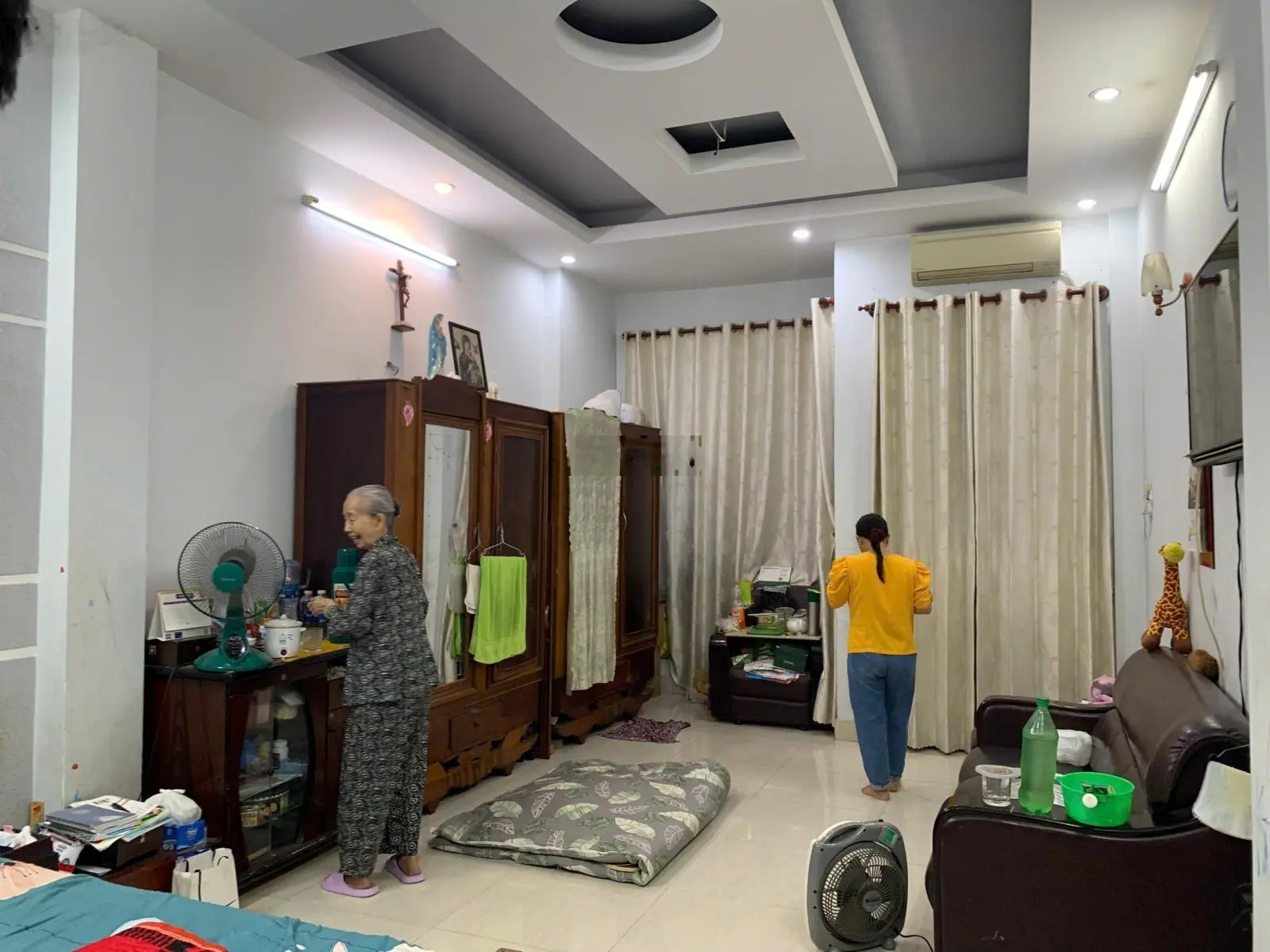 Bán gấp nhà mặt tiền đường kinh doanh Đặng Minh Trứ 4m x 21m, 6 tầng, chỉ 9 tỷ