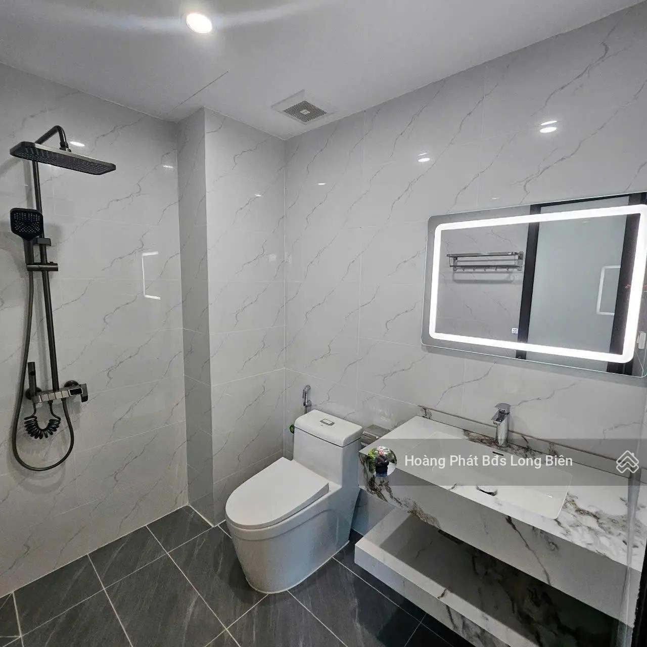 Bán nhà Vũ Xuân Thiều - Sài Đồng - ngõ thông - full nội thất. 45m2 x 6T. LH 0965858116