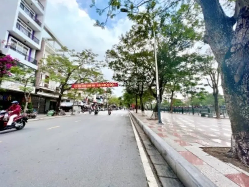 Bán nhà mặt đường Nguyễn Đức Cảnh, quận Lê Chân, kinh doanh buôn bán sầm uất.