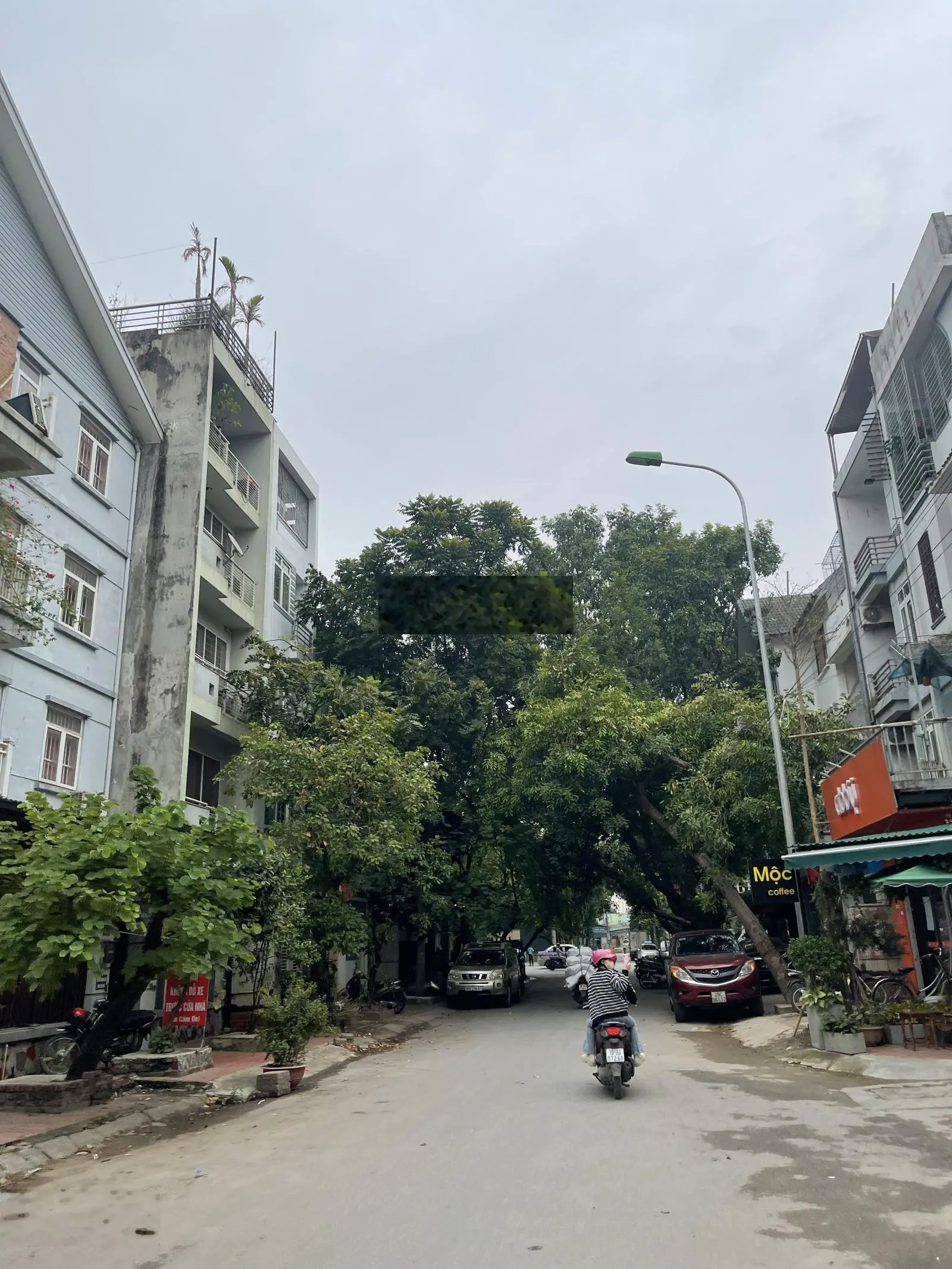 Hàng hiếm: Bán đất tặng nhà Văn Phú, Hà Đông, diện tích 50m, mặt tiền 5.59m, đường 8m, sổ hoa hậu