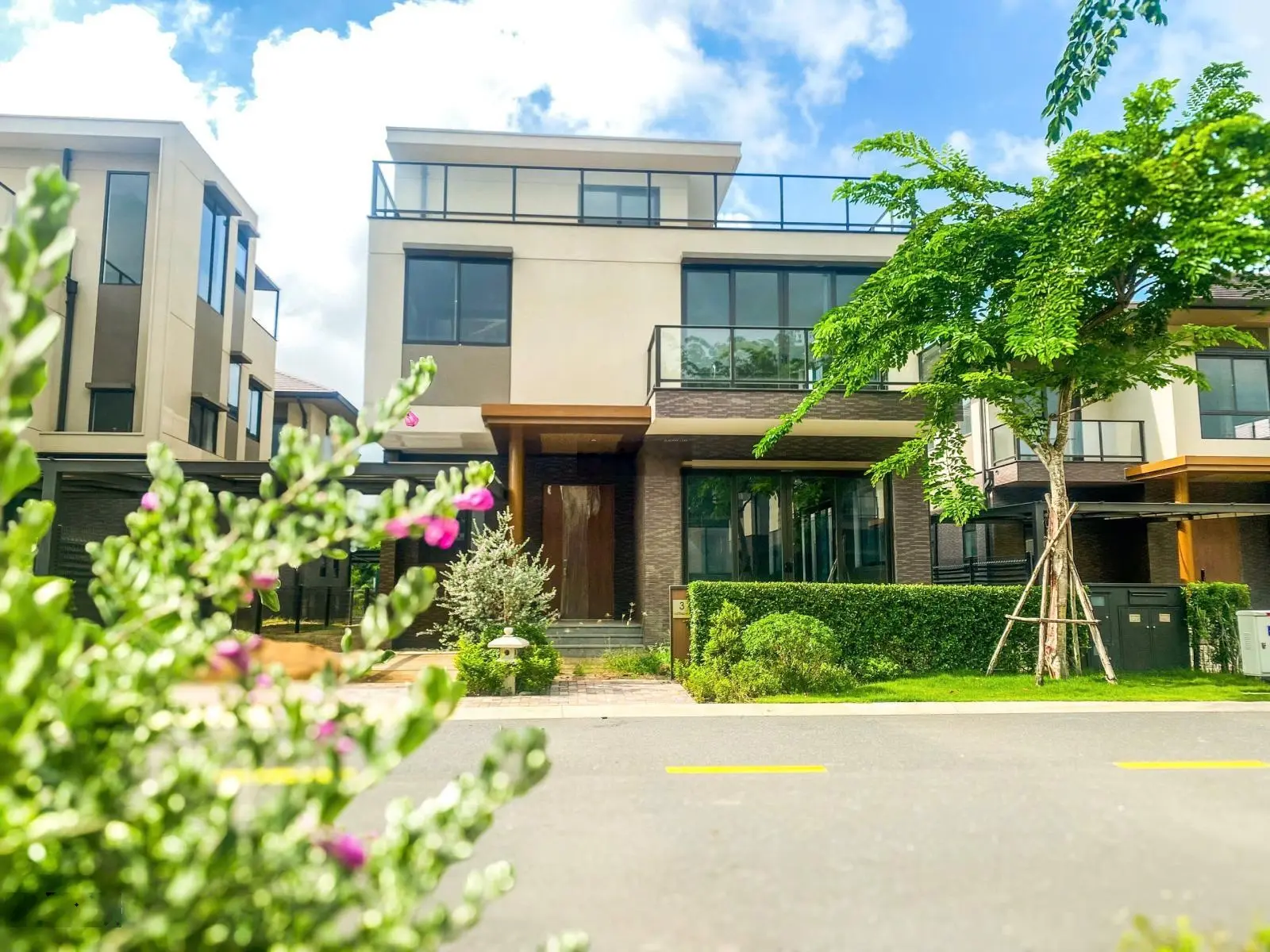 Biệt thự 3 tầng 300m2 giá chỉ 11,397tỷ (đã VAT) KĐT Waterpoint Nam Long: 0906 499 ***