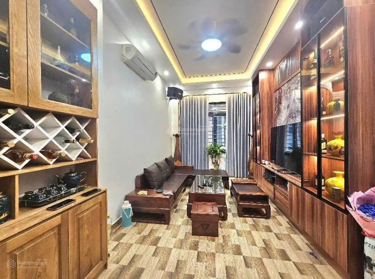 Nhà riêng Đào Tấn, Quận 5: Không gian rộng rãi, kinh doanh tốt, 84m2 SHR xây 2,5 tầng bán gấp 5 tỷy