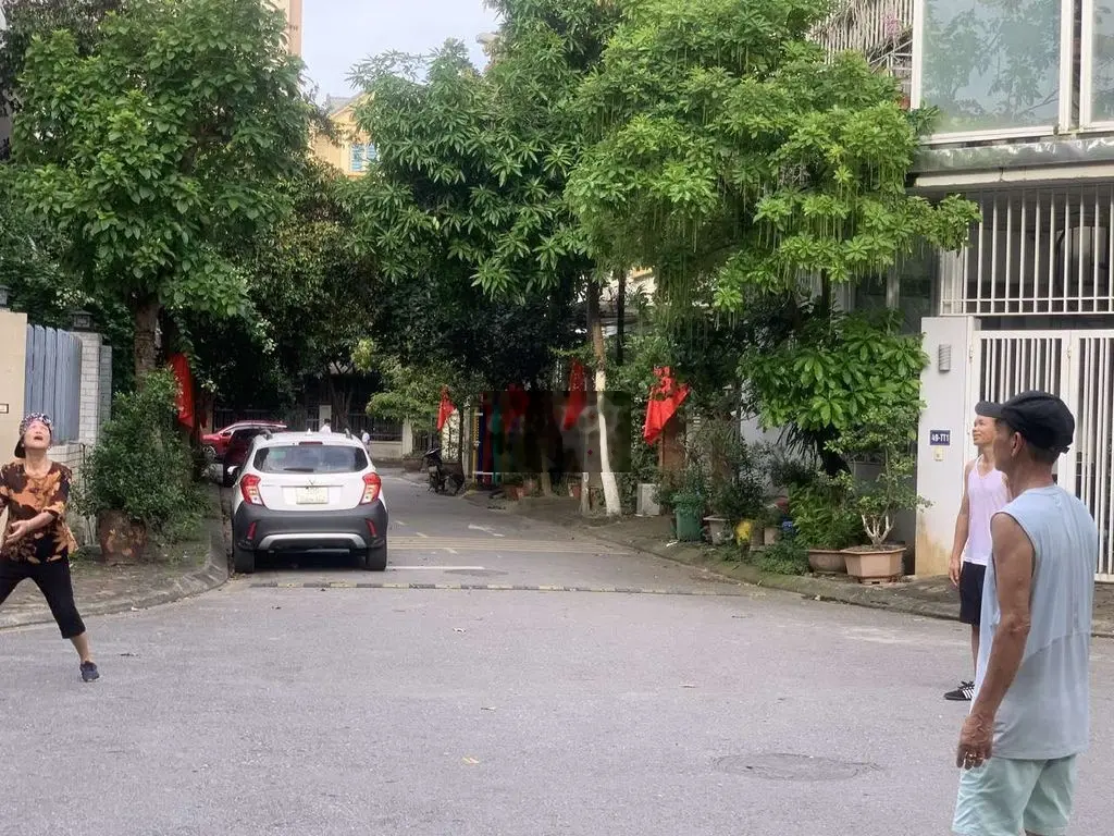 Cực hiếm! Bán nhà khu đô thị Thạch Bàn, phân lô ô tô tránh