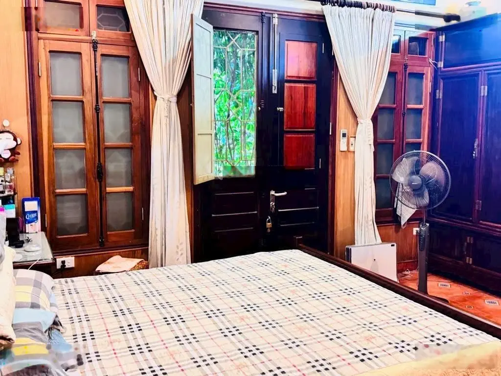 BÁN NHÀ LẠC LONG QUÂN _TÂT HỒ TTTM LOTTEL 75 M.7T THANG MÁY OTO VÀO NHÀ. 1 NHÀ MẶT PHỐ OTO TRÁNH