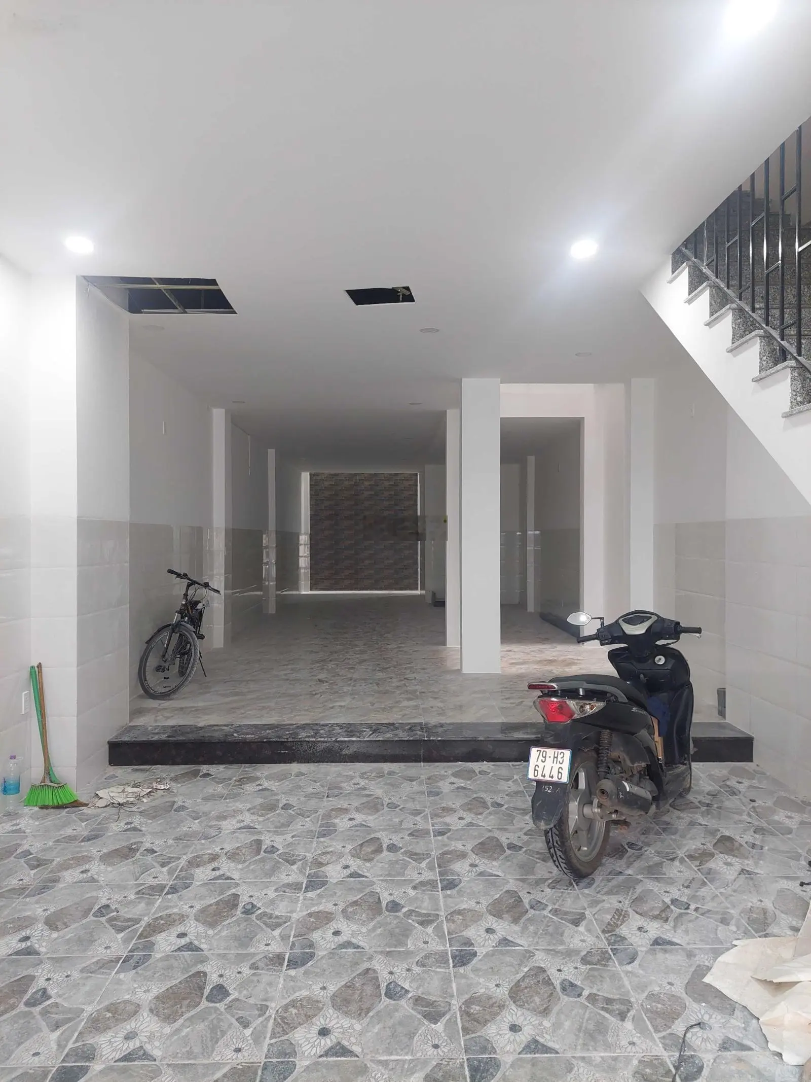 Bán nhà 4 tầng đường Trịnh Hoài Đức - P. Vĩnh Hoà - TP. Nha Trang