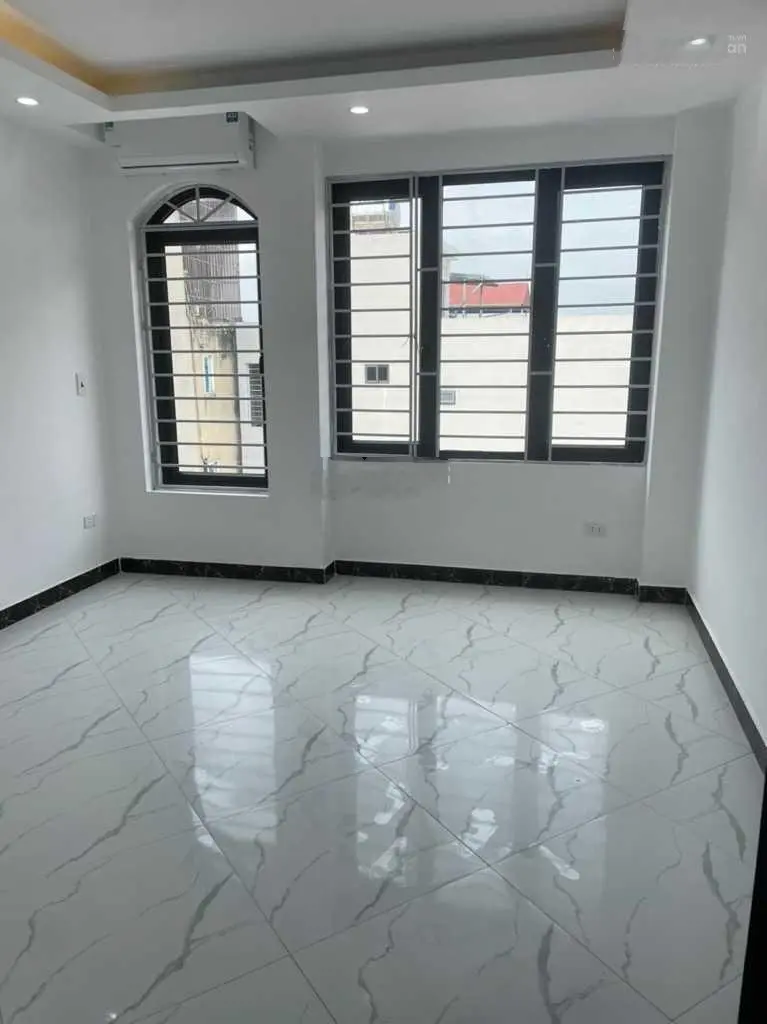 Bán nhà Ngọc Hồi 50m2 x 5 tầng, nhà mới, dân xây, giá chỉ 4 tỷ 95