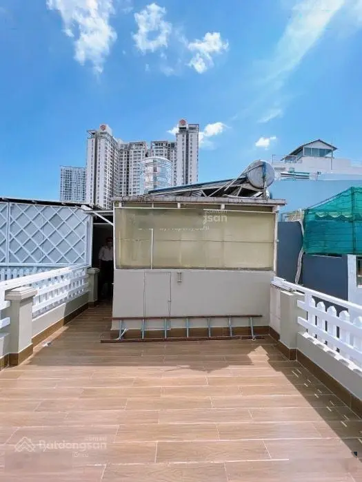 Mặt tiền 5 tầng 8 phòng có thang máy, Bến Vân Đồn, Vĩnh Khánh Quận 4