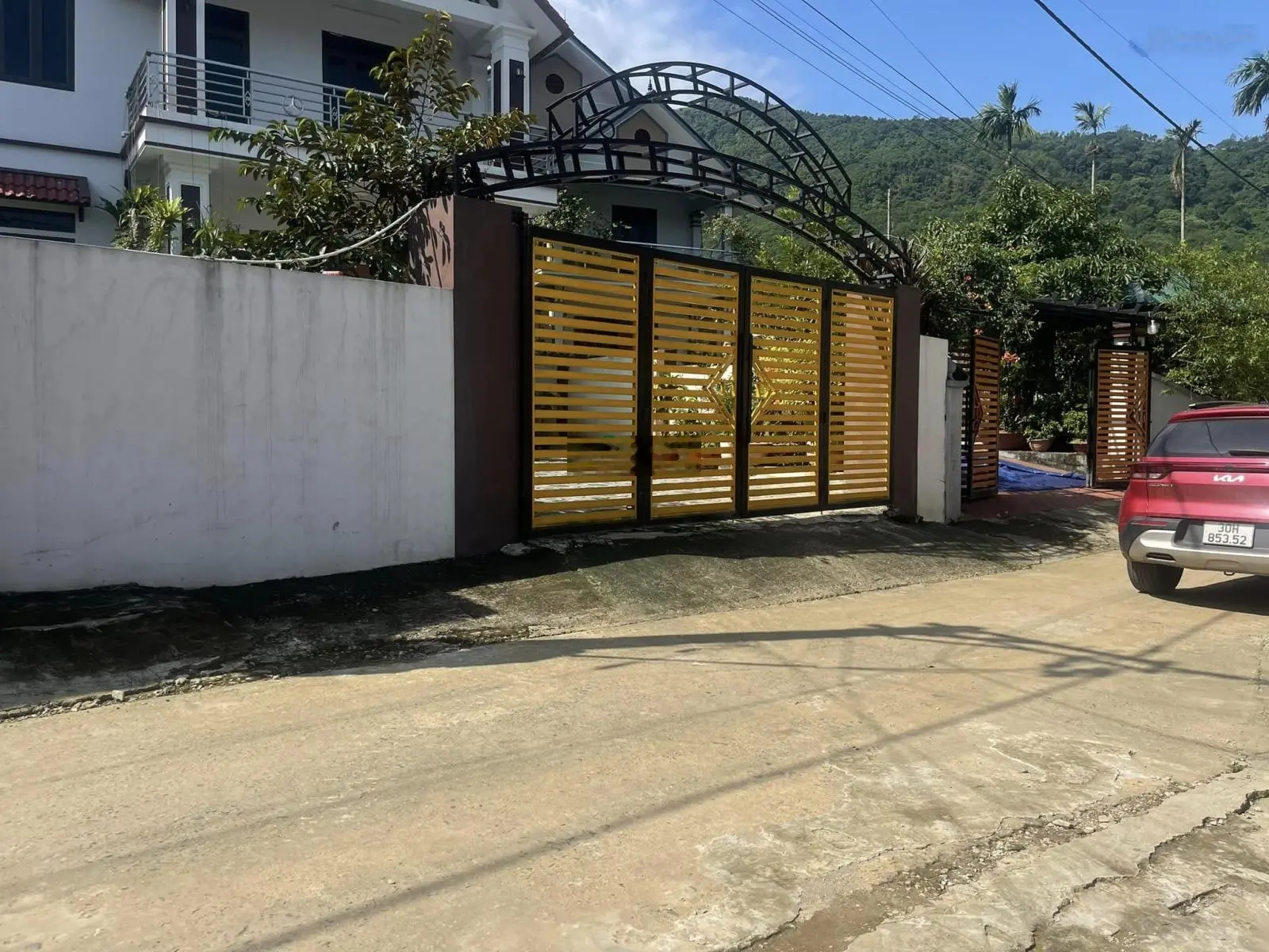 Bán mảnh đất 145,5m2 mặt tiền gần 10m tại Yên Bình giá nhỉnh 10tr/m2, LH 0974 715 ***