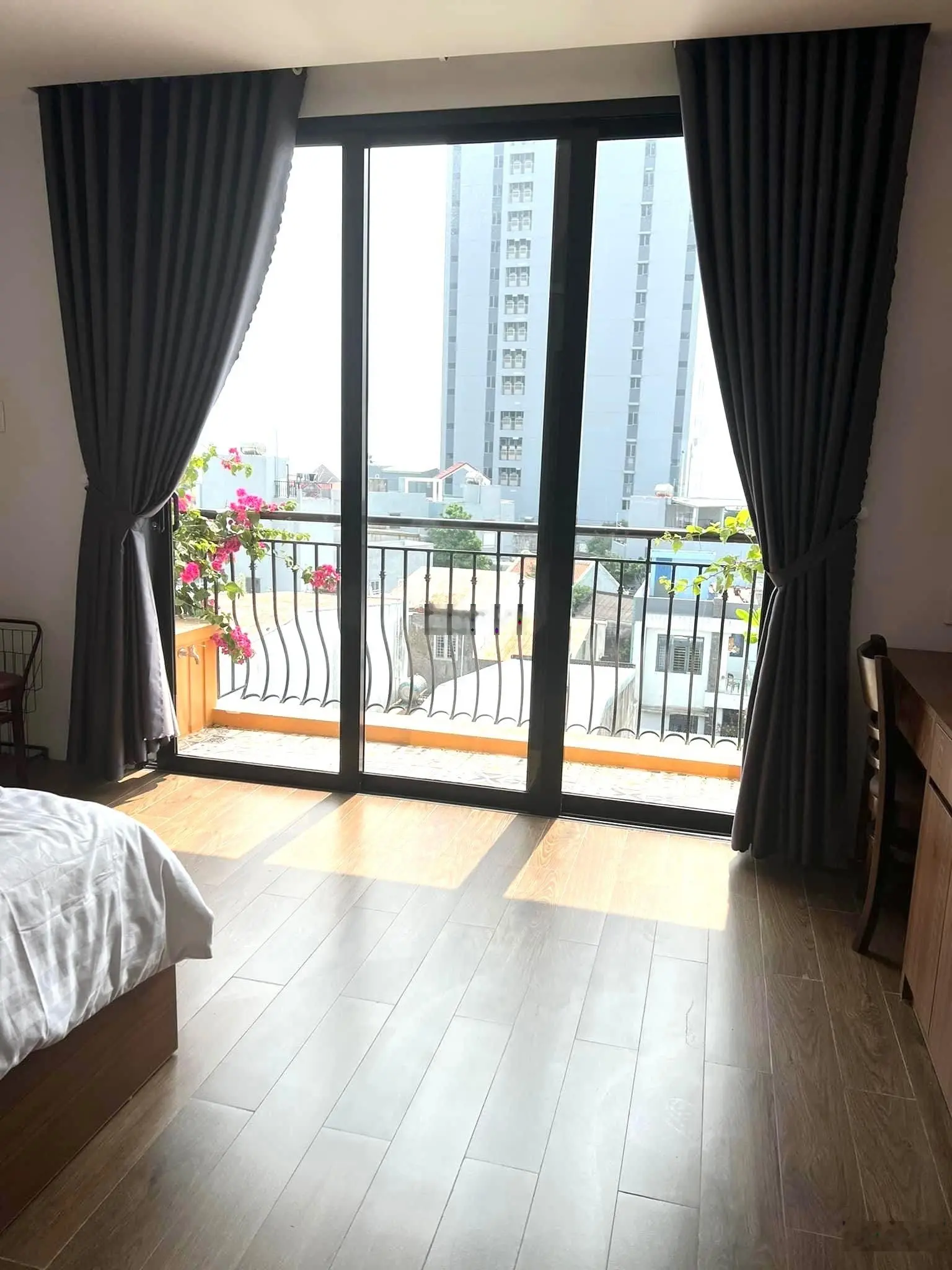 Bán toà căn hộ view biển Sơn Trà 7 tầng 1 tum, DT tốt 100tr/tháng - thiết kế hiện đại - đầy đủ PCCC