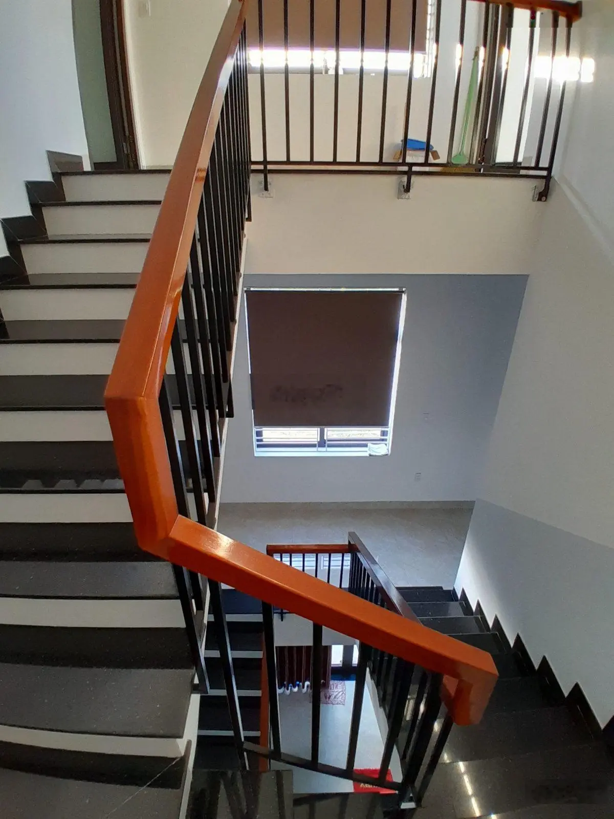 Nhà 3 tầng, đường Quách Thị Trang, kẹp vệt cây xanh, tiện KD, 6.1 tỷ