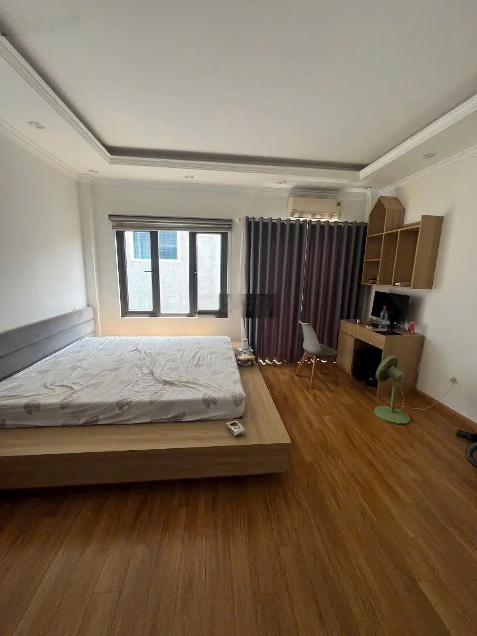 Bán nhà 5 tầng ngay trung tâm Gia Thụy 35m2 mặt tiền và hậu 5.4m Giá có 6.3 tỷ.