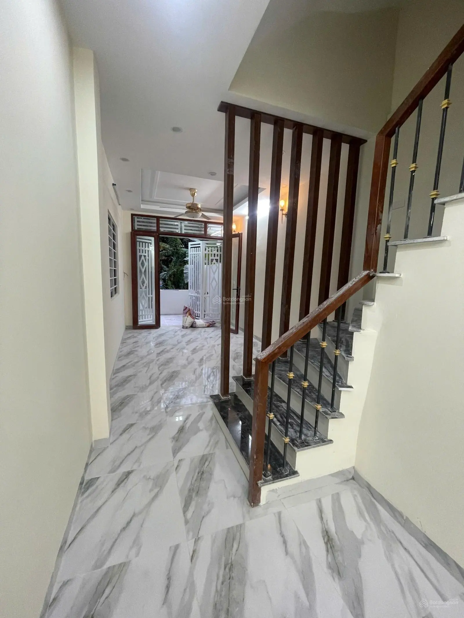 Đón tết 2025! nhà đẹp phụng châu, ô tô tới cửa. gần ubnd. dt 32m2, 4 tầng. giá 2.6 tỷ. vào ở ngay