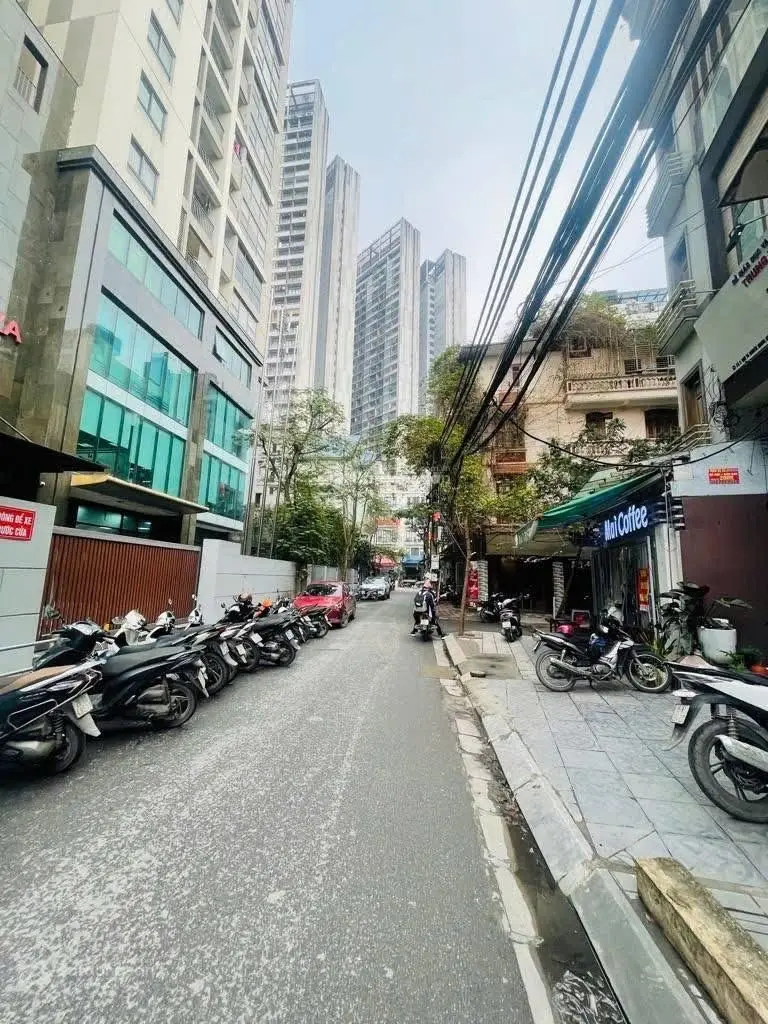 Chỉ 43,9 tỷ có nhà gần mặt phố Nguyễn Hoàng 79m2 6T mặt tiền rộng vỉa hè 2 làn xe ô tô kinh doanh