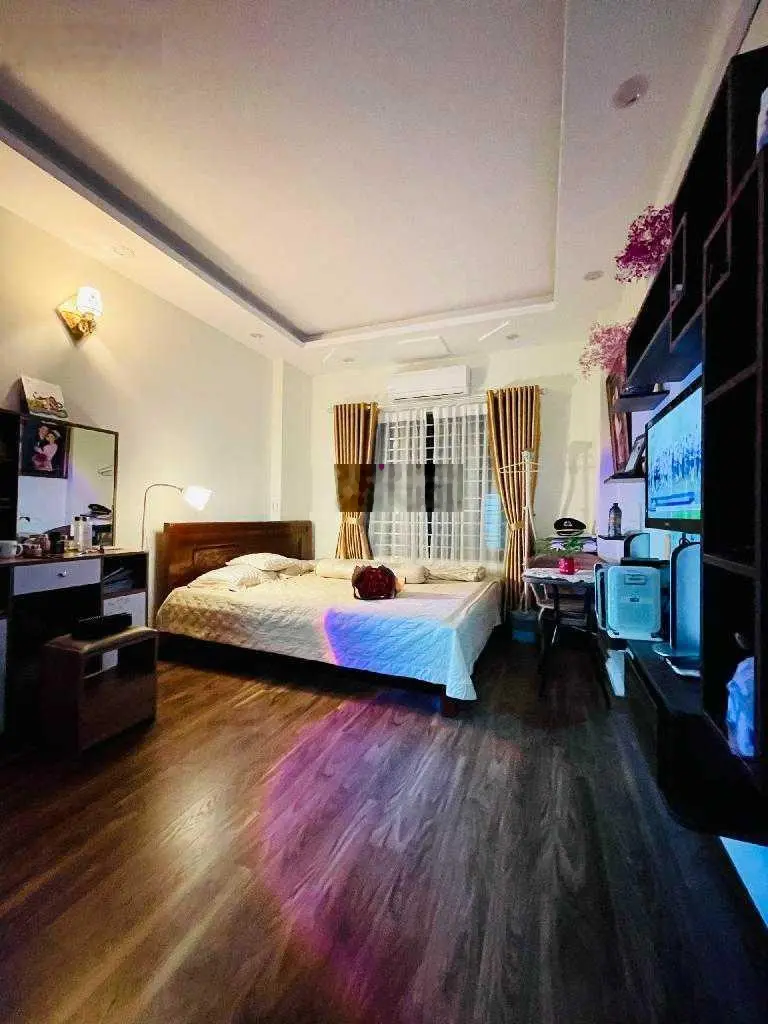 Bán nhà đẹp Nam Đồng, ô tô gần, an sinh đỉnh, nhà đẹp nội thất xịn, ở + cho thuê, 45m2 chỉ 6.3 tỷ