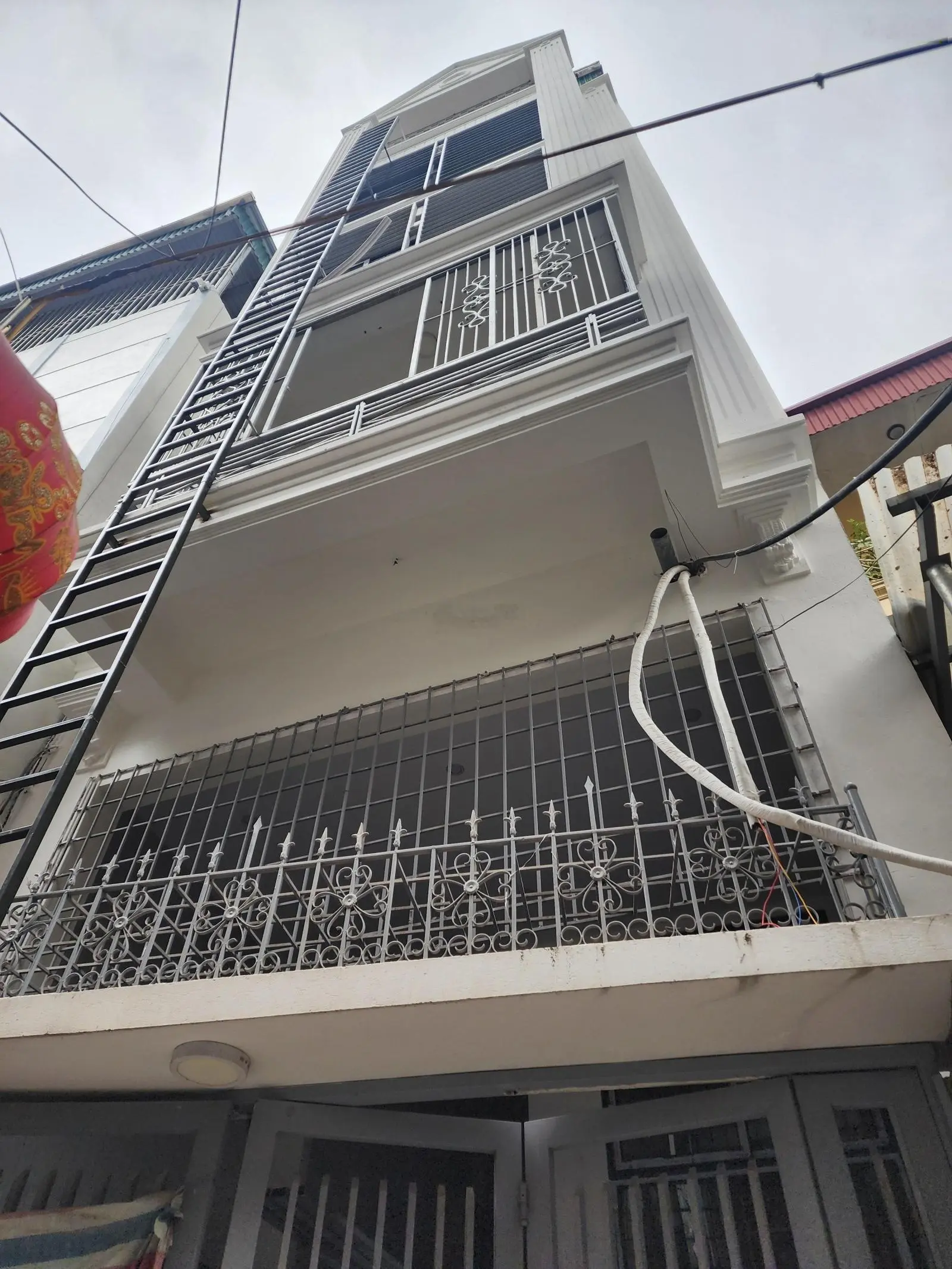 Bán tòa 6 tầng- xây mới thang máy, thiết kế 19 phòng khép kín. giá 20,5 tỷ.