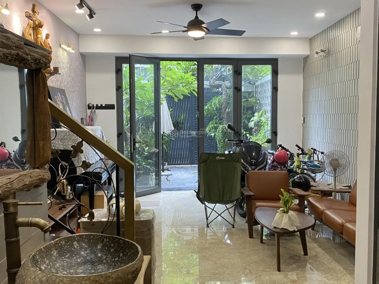 Hẻm 5m thông Phan Văn Trị! Nhà mới 6 Tầng 4,4x14m sổ A4. Khu sang, có thể vừa ở vừa KD đa lĩnh vực.
