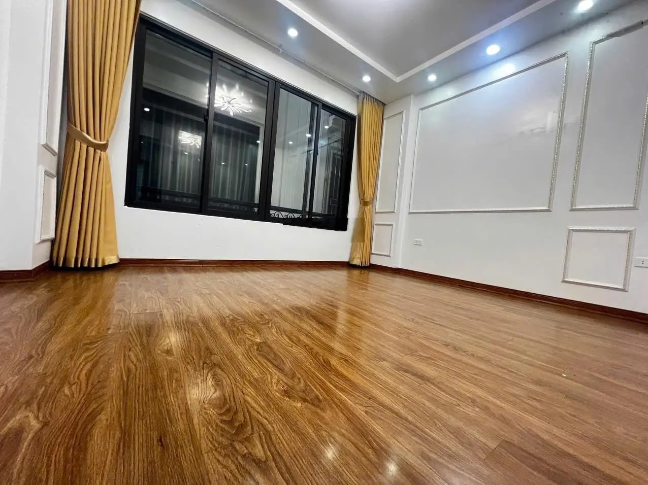 Bán nhà riêng Cầu Giấy - chỉ hơn 9 tỷ - 45m2 - 6 ngủ