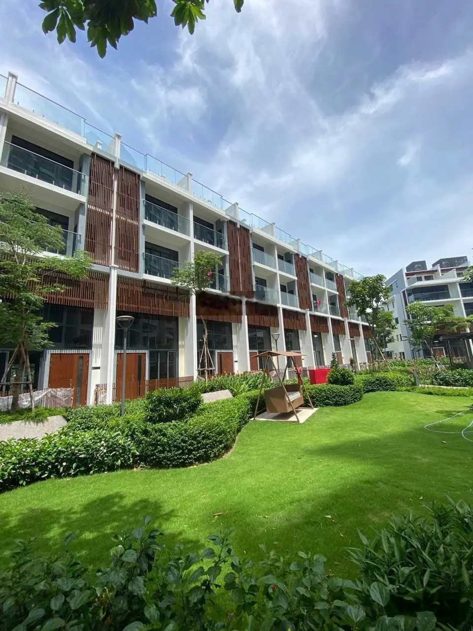 Rổ hàng đặc biệt Condo Villa 5 tầng hoàn thiện nội thất giá bán cực tốt tại Celadon City Tân Phú
