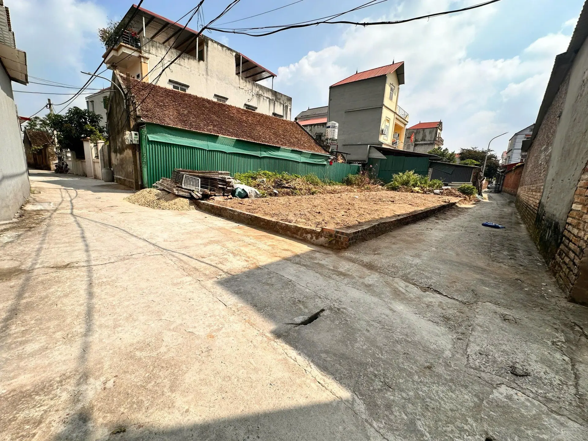 Nhỉnh 2 tỷ có ngay lô góc 60,5m2 tại Hương Trầm, Thuỵ Lâm, Đông Anh