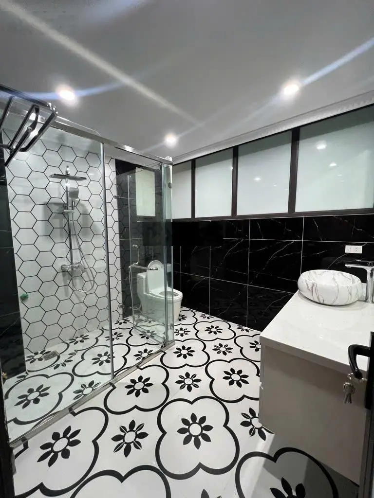 Nhà đẹp ở ngay - thiết kế hiện đại - hộ khẩu Hoàn Kiếm - 2 bước ra phố giá chỉ 10.5 tỷ