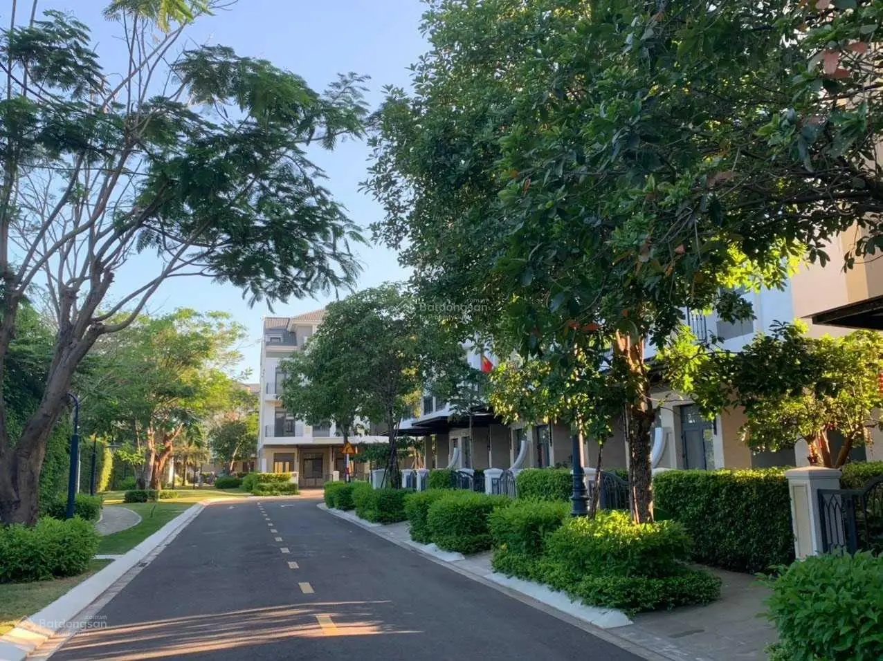 Cần bán căn 6x15m - DT 90m2 - giá chỉ 12 tỷ tại Verosa Park. Sổ hồng riêng. Giá tốt nhất tại Verosa