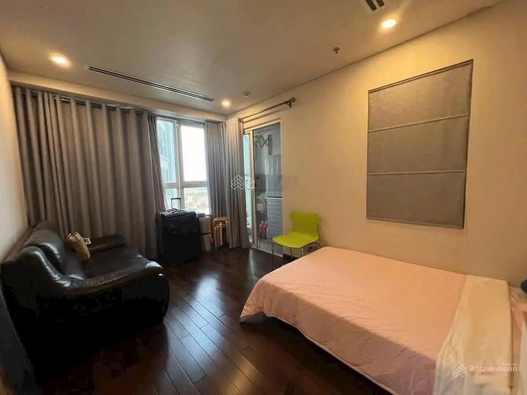 Người quen gửi bán nhà đẹp phố giang văn minh - gần phố - cách 10 m ô tô tránh -6 ngủ- nhà dân xây