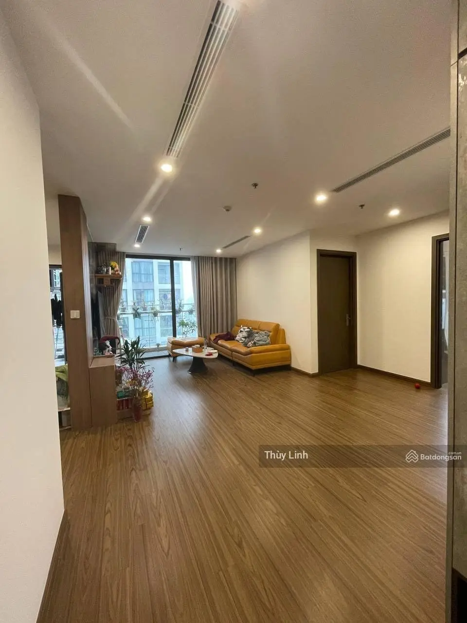 Bán 2 căn hộ Vinhomes West Point, căn góc 4 ngủ, nội thất liền tường - LH xem nhà 0919 631 ***