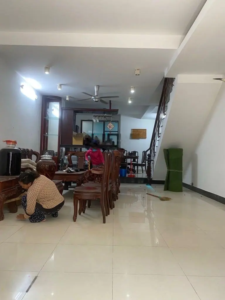 Ngay trung tâm Quận 7 - kết cấu 3 tầng - ô tô đổ cửa - hẻm 30 Lâm Văn Bền