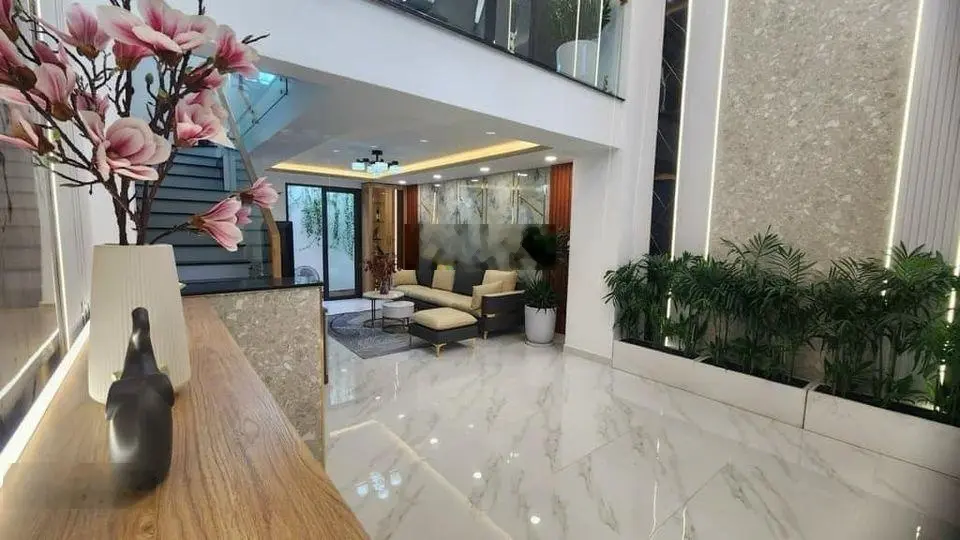 Nhà chính chủ cần bán ngay MT Nguyễn Thị Hương DT 60m2 giá 1 tỉ 762 đang sẵn bộ nội thất
