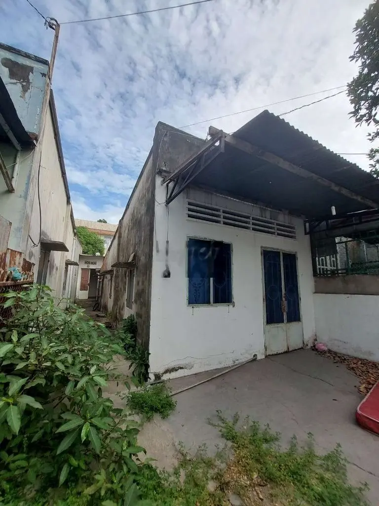 Bán nhà Gần Lý Văn Sâm Tam Hiệp.Diện tích 126. nhà cấp 4 . Đường 7 chỗ