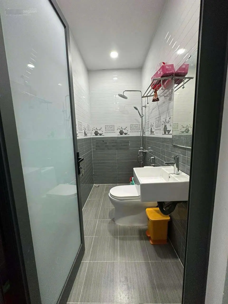 Căn góc 3 tầng hẻm Lý Phục Man bắc Nha Trang dt 58,7m2 cách biển 2km