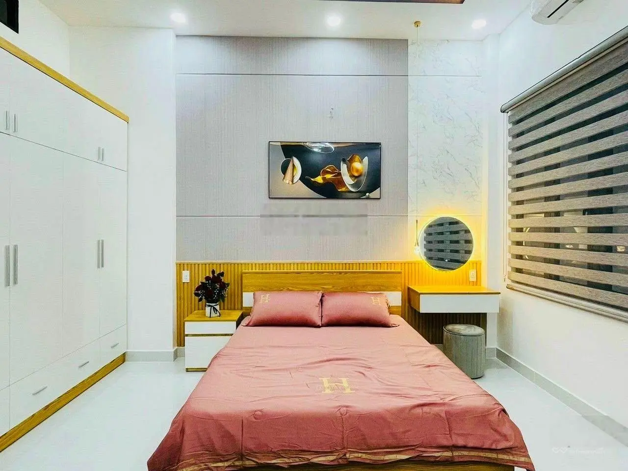 Kẹt vốn bán gấp nhà Nguyễn Tiểu La, Phường 8, Quận 10. Giá 3 tỷ 550. Sổ hồng. LH 0904 430 *** Minh