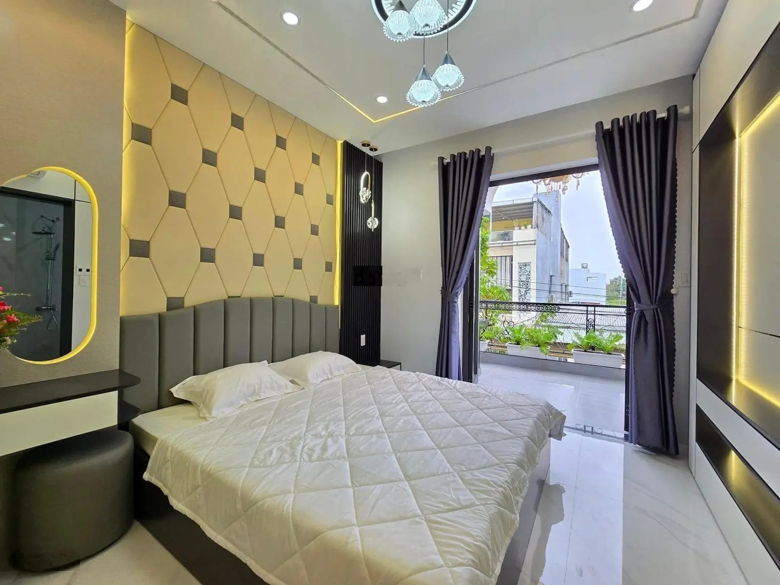Đẳng cấp! toà nhà 150m2 x 7t, mt 8m thang máy, phân lô, ôtô tránh, kinh doanh, giáp ngoại giao đoàn