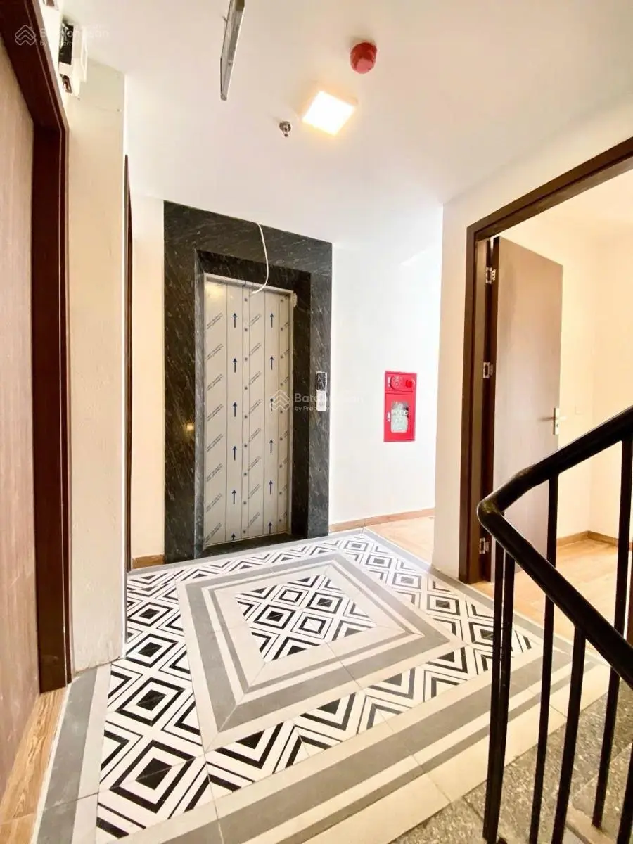Bán Gấp nhà phú Mỹ 96m2 x7 tầng mặt tiền 5.5m thang máy 17 phòng khép kín full nội thất cực víp