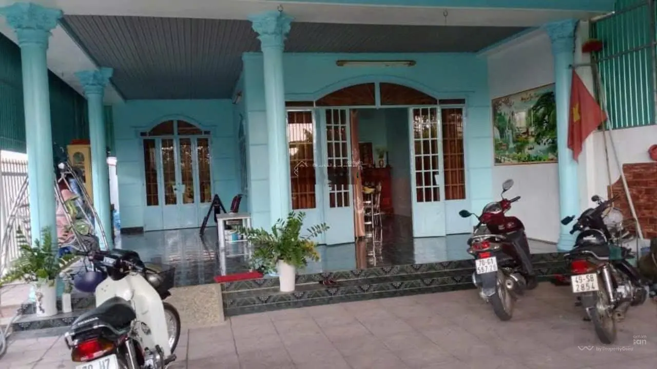 Bán nhà mặt tiền đường lên núi Bà Đen, 317,5m2 - 2,4 tỷ